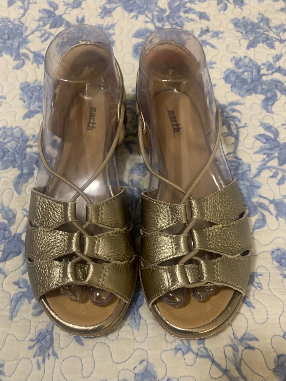 Earth Metallic Gold Leather Women's Sandals - Picture 2 of 6